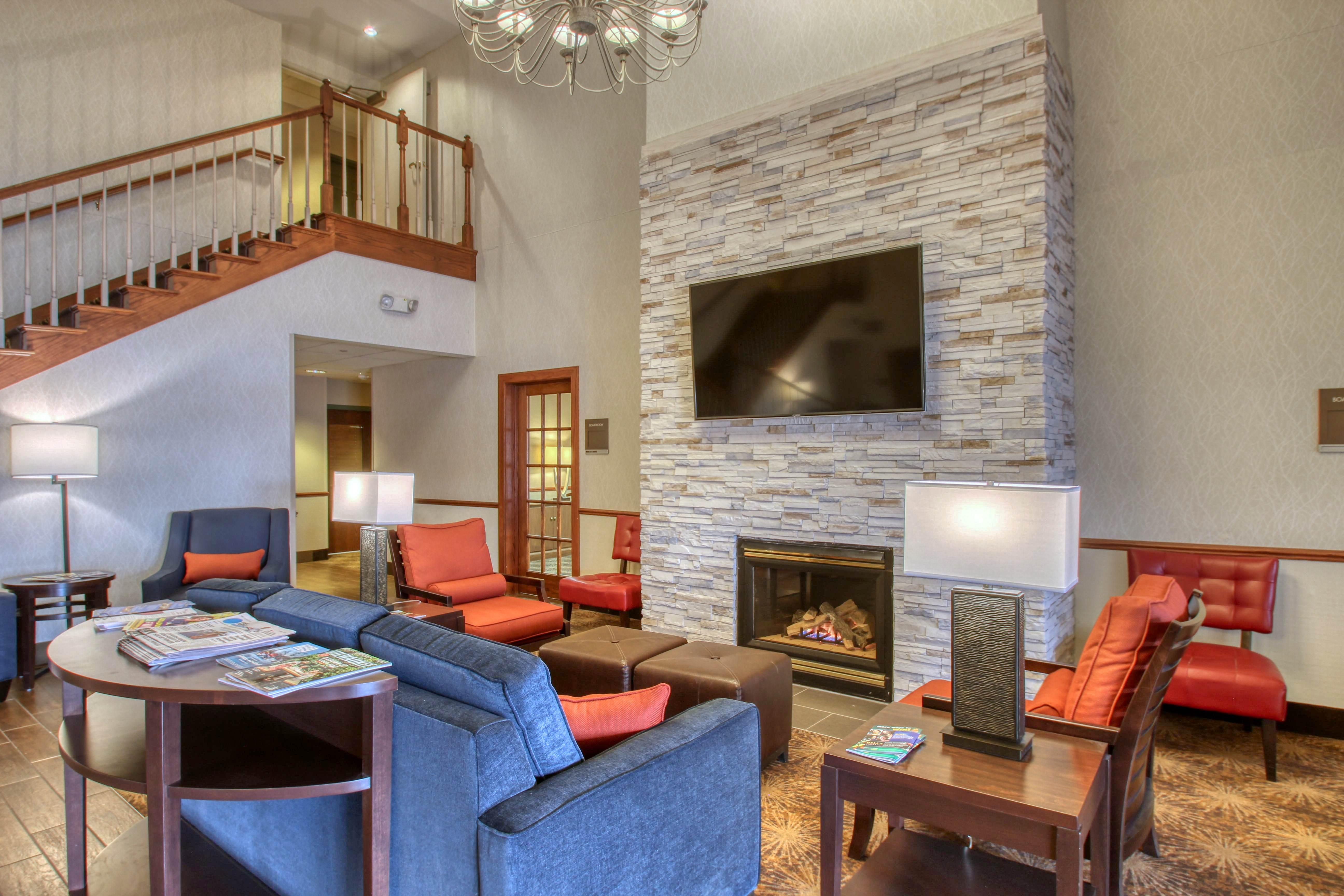 Comfort Suites Milwaukee Airport Oak Creek Bagian luar foto