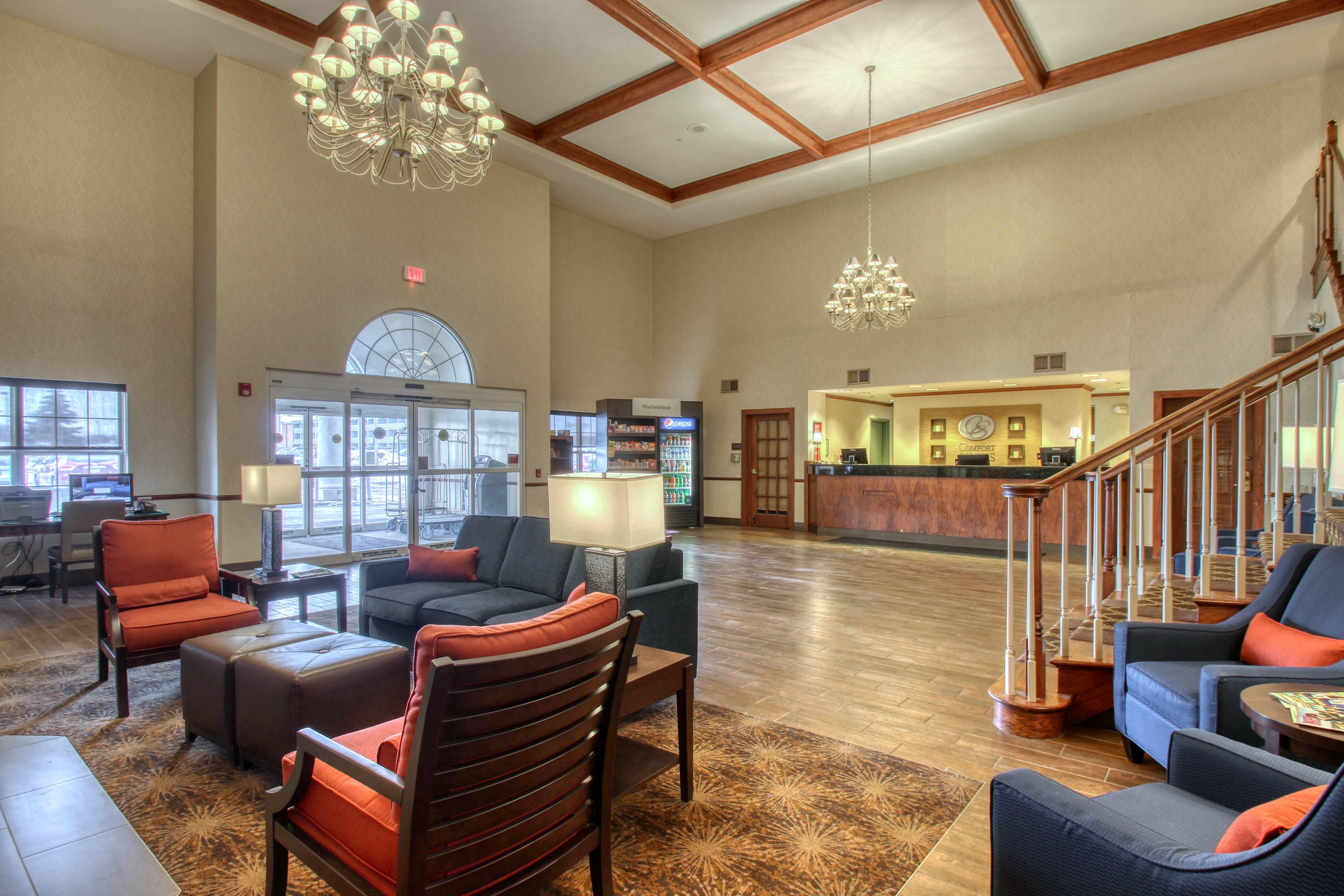 Comfort Suites Milwaukee Airport Oak Creek Bagian luar foto