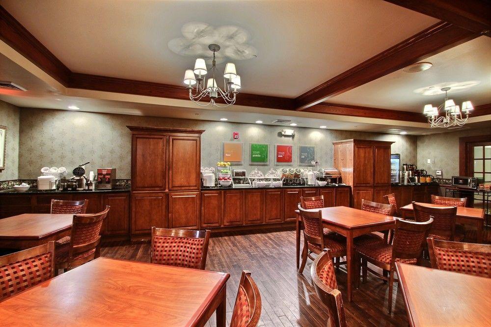 Comfort Suites Milwaukee Airport Oak Creek Bagian luar foto