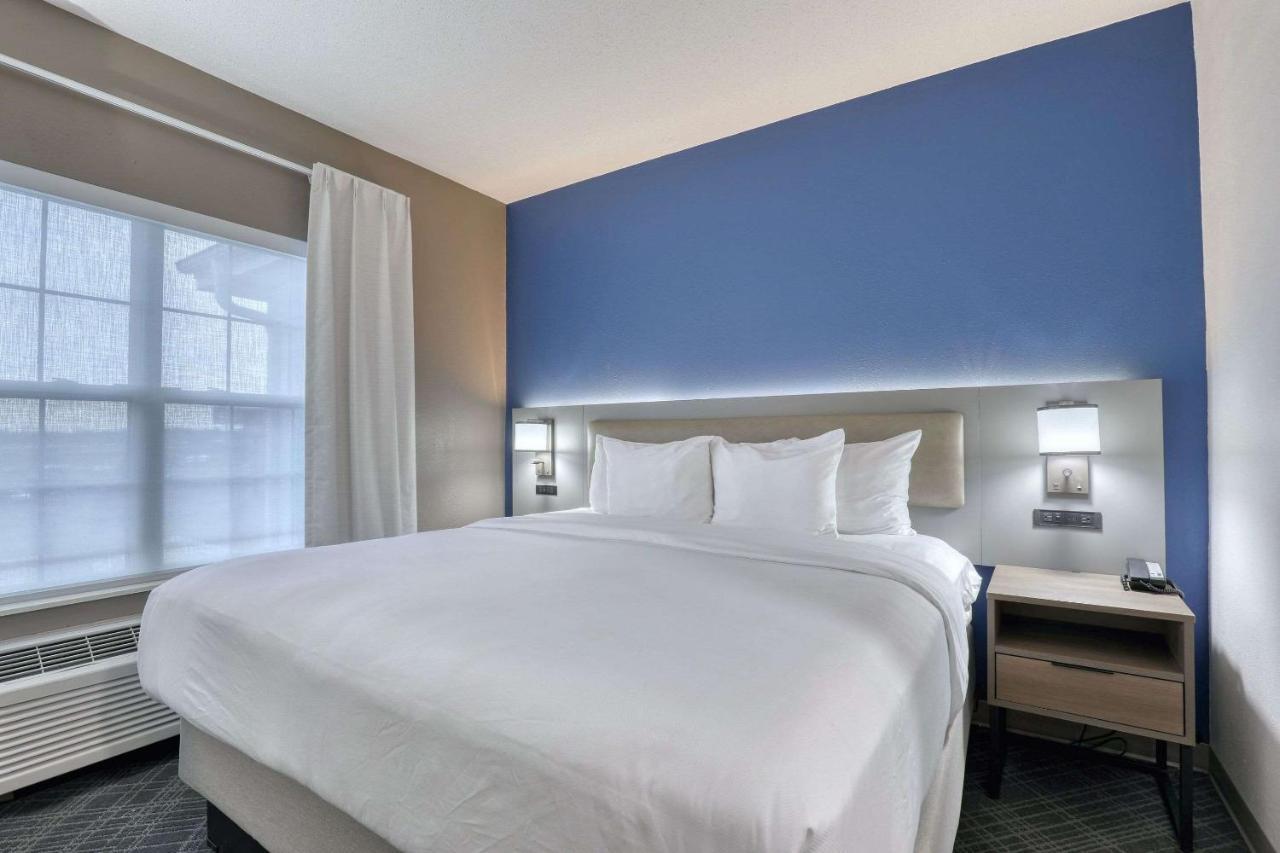Comfort Suites Milwaukee Airport Oak Creek Bagian luar foto