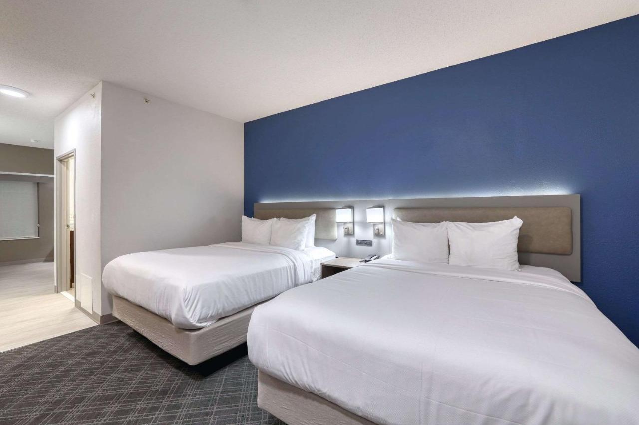 Comfort Suites Milwaukee Airport Oak Creek Bagian luar foto