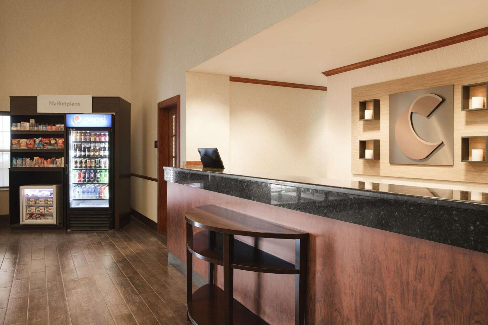Comfort Suites Milwaukee Airport Oak Creek Bagian luar foto