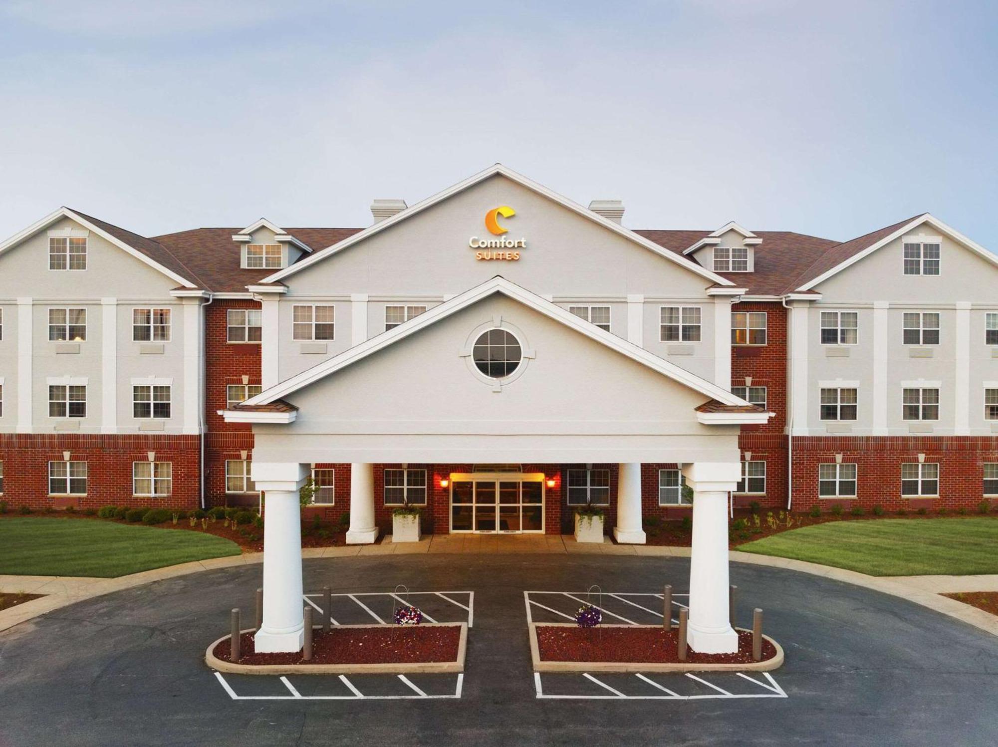 Comfort Suites Milwaukee Airport Oak Creek Bagian luar foto