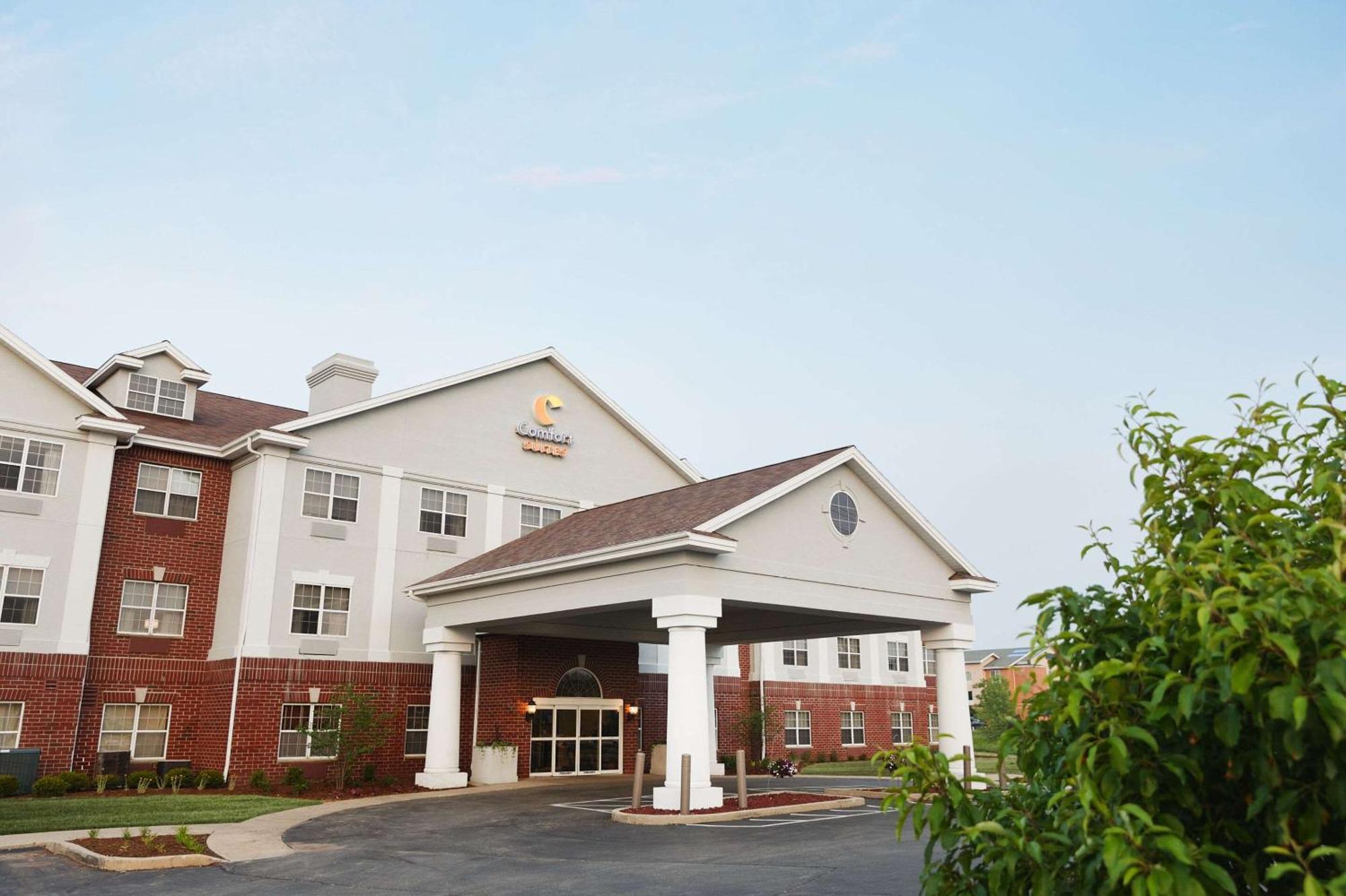 Comfort Suites Milwaukee Airport Oak Creek Bagian luar foto