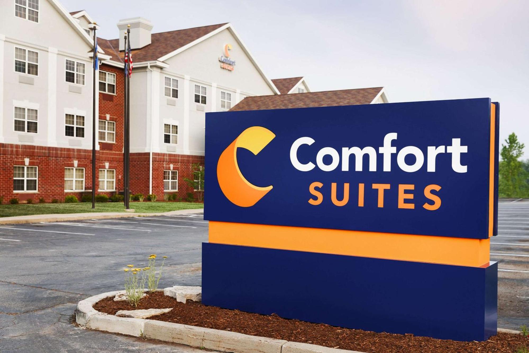 Comfort Suites Milwaukee Airport Oak Creek Bagian luar foto